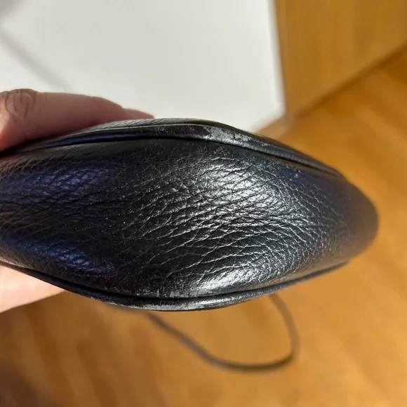 Vintage Fendi Black Crossbody Bag with Gold Detail - Picture 10 of 10